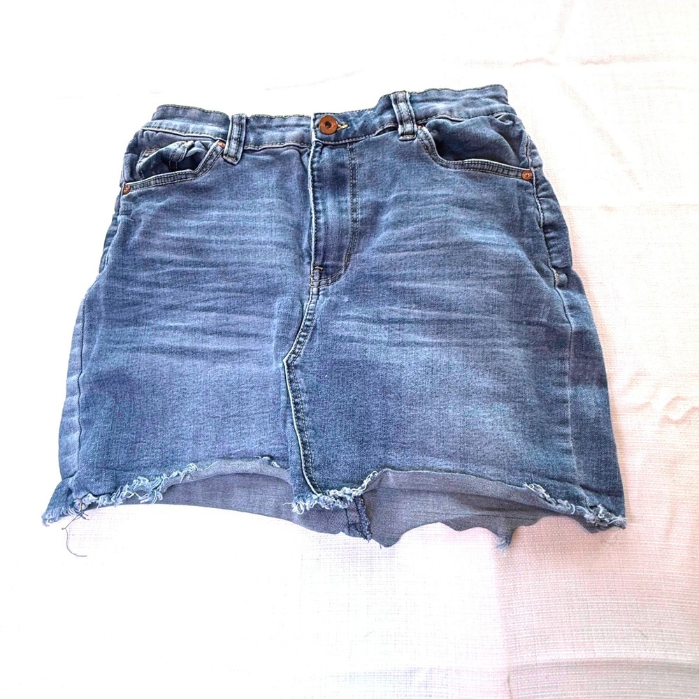 Kendall and Kylie High Rise Denim Skirt Sz‎ 29 Raw Frayed Hem Medium Wash  Y2K